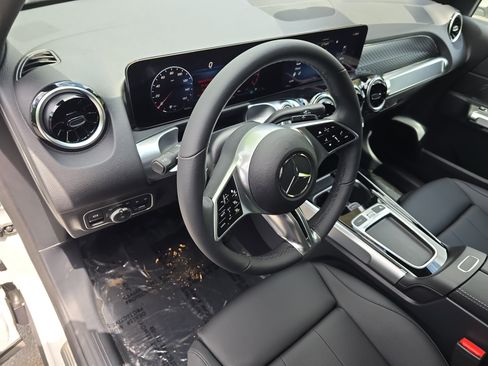 New 2026 Mercedes-Benz GLB 250 image 16