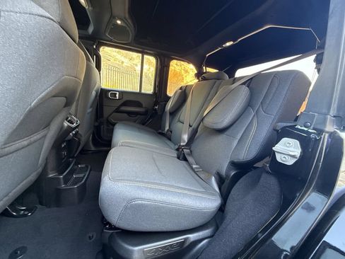 Used 2024 Jeep Wrangler Unlimited Sahara AWD/4WD image 24
