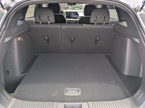 New 2026 Chevrolet Trax RS w/ Sunroof Package FWD image 14