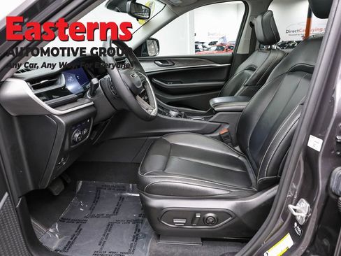 Used 2024 Jeep Grand Cherokee Limited 4xe AWD/4WD image 13