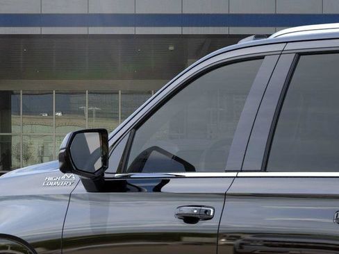 New 2026 Chevrolet Suburban High Country w/ Sun And Tow Package AWD/4WD image 12