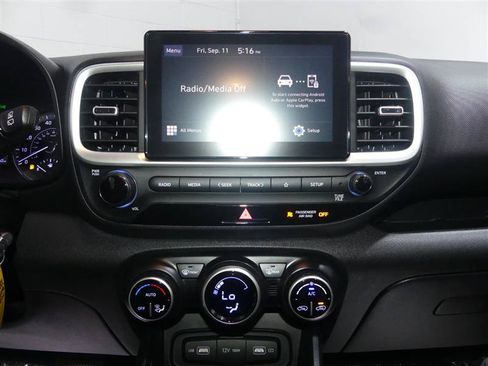 Used 2022 Hyundai Venue SEL FWD image 36