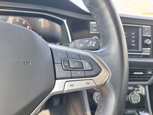 Used 2024 Volkswagen Jetta SE FWD image 16