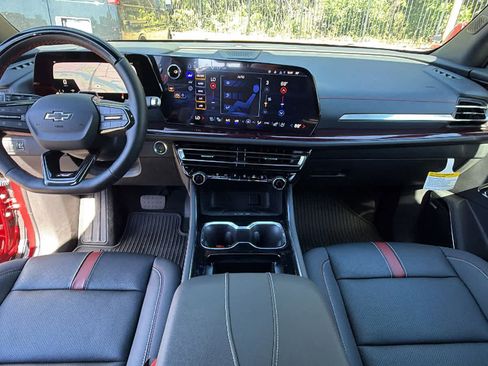 Used 2026 Chevrolet Traverse RS AWD/4WD image 18