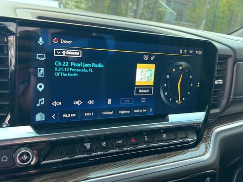 Used 2025 Chevrolet Silverado 2500 LT w/ Convenience Package image 25