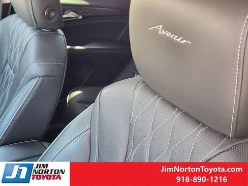 Used 2022 Buick Envision Avenir w/ Technology Package II image 16