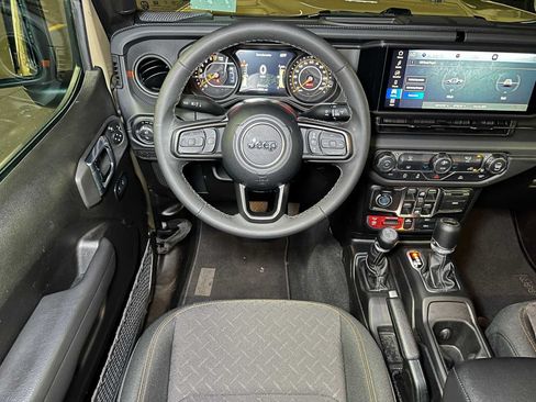 Used 2026 Jeep Gladiator Mojave AWD/4WD image 41