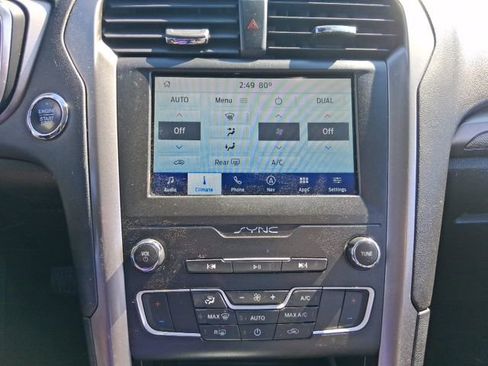 Used 2020 Ford Fusion SE image 19
