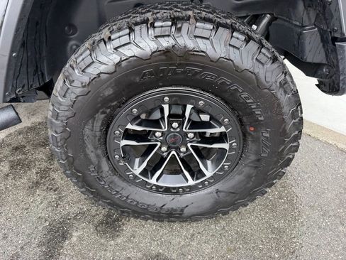 Used 2025 Jeep Wrangler Unlimited Rubicon AWD/4WD image 12