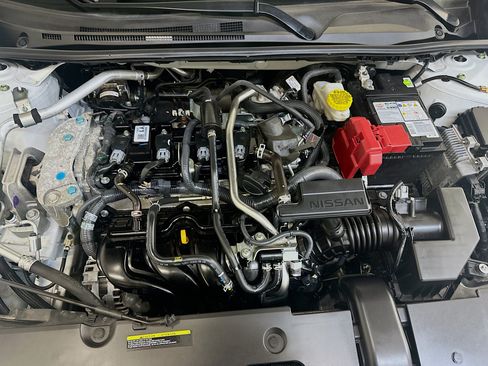 Used 2023 Nissan Sentra SR w/ Electronics Package FWD image 33