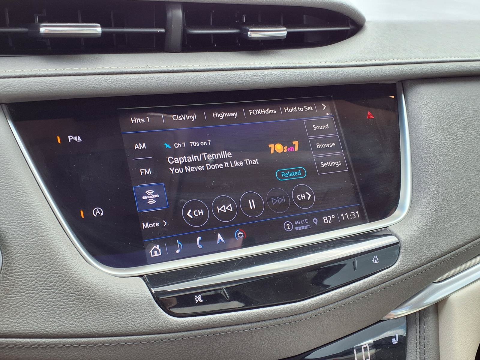 Used 2023 Cadillac XT5 Premium Luxury FWD image 4