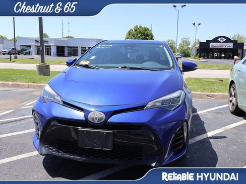 Used 2018 Toyota Corolla SE w/ SE Premium Package FWD image 10