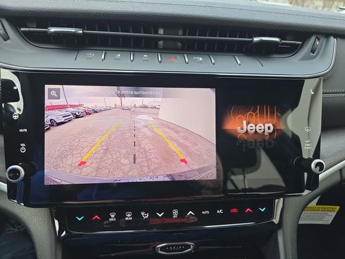 New 2026 Jeep Grand Cherokee Altitude AWD/4WD image 18