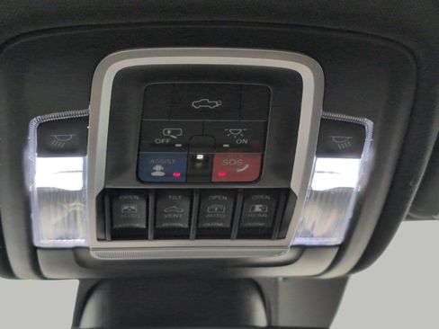 Used 2021 RAM 1500 Limited AWD/4WD image 19