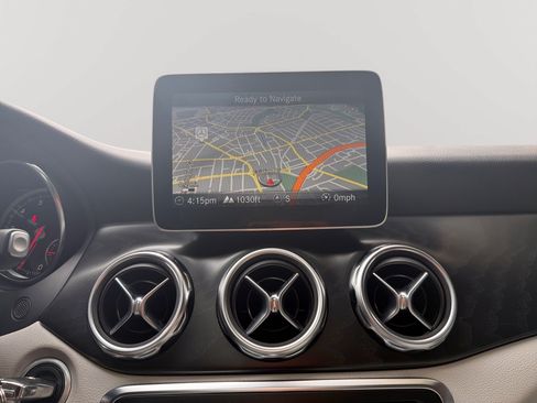 Used 2019 Mercedes-Benz GLA 250 4MATIC image 18