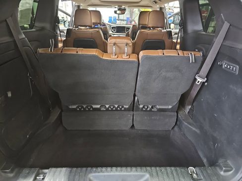 Used 2018 Chrysler Pacifica Limited w/ Advanced Safetytec Group image 13