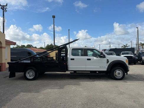 Used 2017 Ford F550 4x4 Crew Cab Super Duty image 6