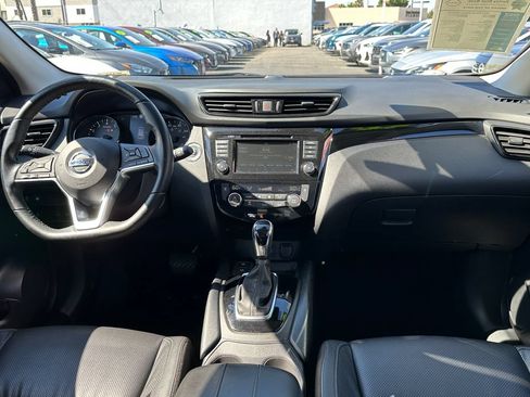 Used 2022 Nissan Rogue Sport SL FWD image 19