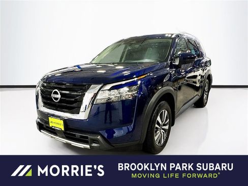Used 2024 Nissan Pathfinder SL image 1