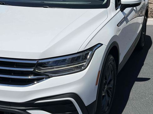Used 2022 Volkswagen Tiguan SE FWD image 53