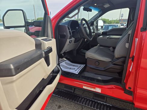 Used 2019 Ford F550 4x4 SuperCab Super Duty image 11