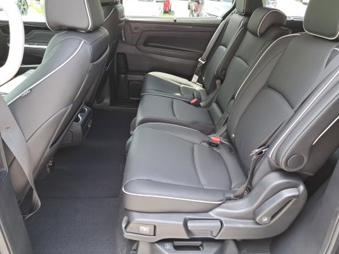 New 2026 Honda Odyssey Touring image 11