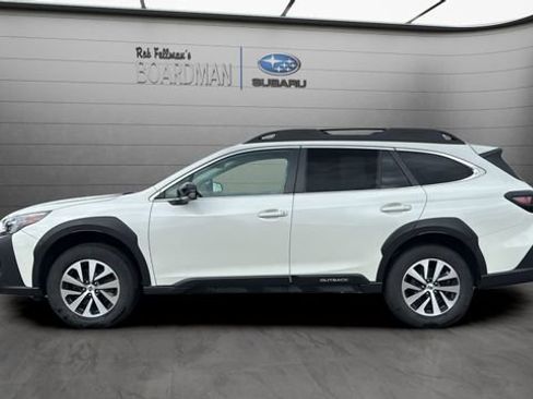 Used 2023 Subaru Outback Premium image 9