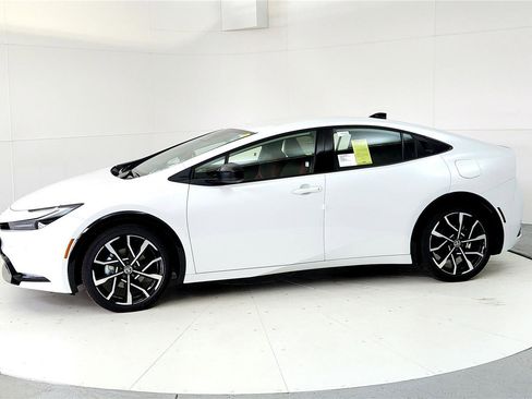 New 2026 Toyota Prius Plug-In Hybrid image 3