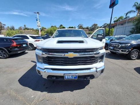 Used 2025 Chevrolet Silverado 2500 LT w/ Convenience Package AWD/4WD image 32