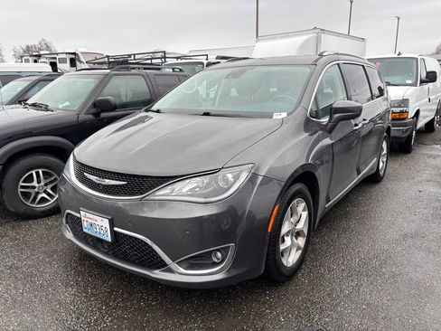 Used 2017 Chrysler Pacifica Touring-L Plus w/ Advanced Safetytec Group image 1