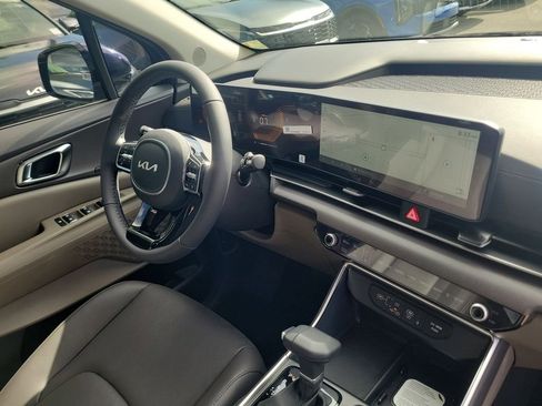 New 2026 Kia Carnival EX FWD image 8
