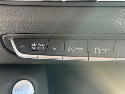 Used 2025 Audi Q5 2.0T Premium image 33