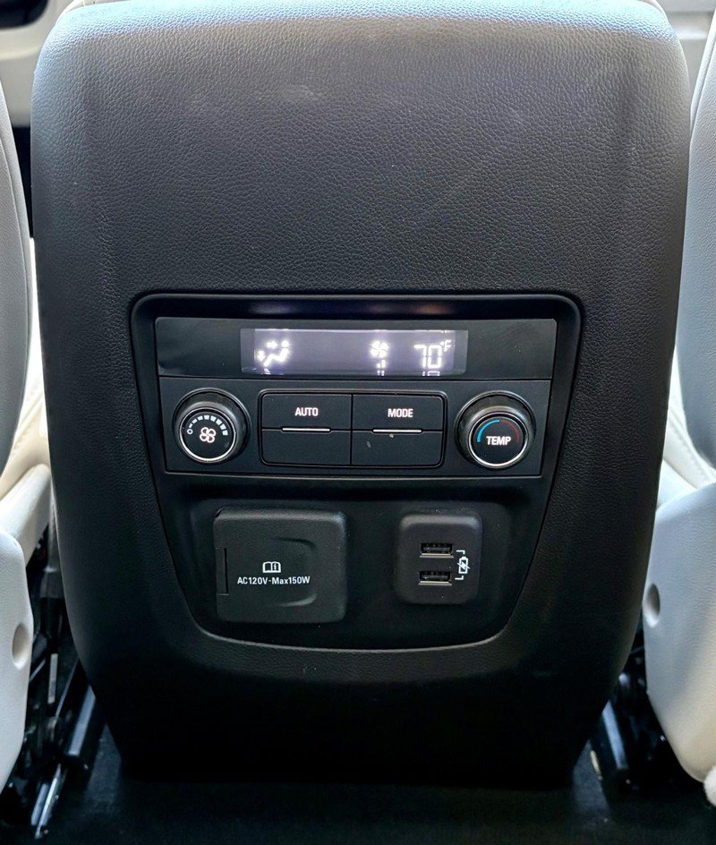 Used 2023 Buick Enclave Essence w/ Experience Buick Package FWD image 12