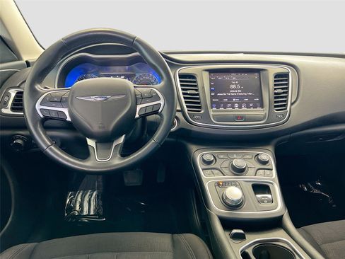 Used 2015 Chrysler 200 Limited w/ Convenience Group FWD image 2