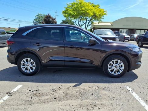 Used 2023 Ford Escape Active w/ Tech Pack #2 AWD/4WD image 6