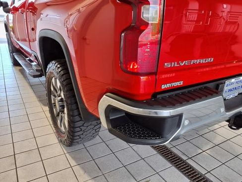 Used 2025 Chevrolet Silverado 2500 LT AWD/4WD image 22