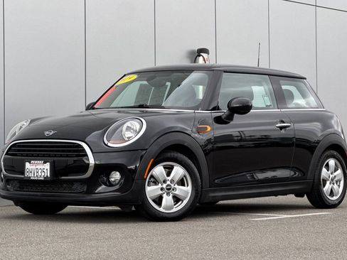 Used 2019 MINI Cooper 2-Door Hardtop image 1