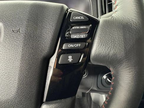 Used 2025 Nissan Frontier PRO-4X w/ Pro Convenience Package AWD/4WD image 16