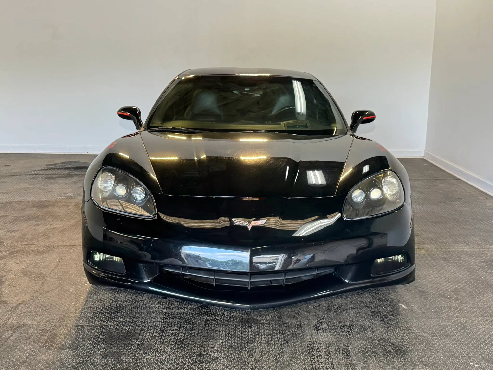 Used 2005 Chevrolet Corvette Coupe w/ Preferred Equipment Group RWD image 8