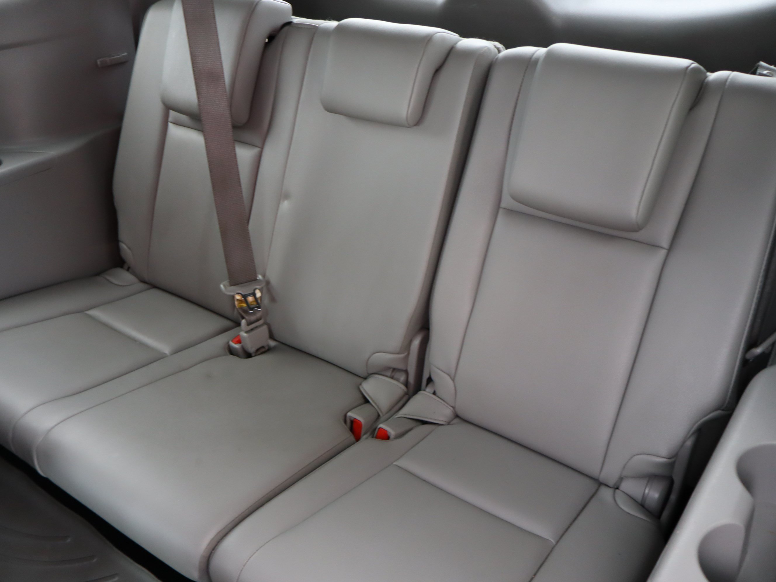 Used 2019 Toyota Highlander XLE FWD image 34
