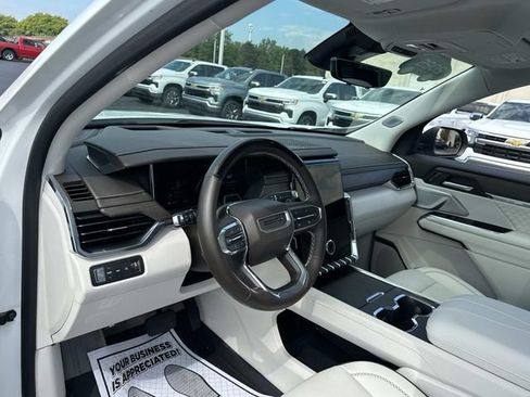 Certified 2025 GMC Acadia Denali w/ Super Cruise Package AWD/4WD image 9