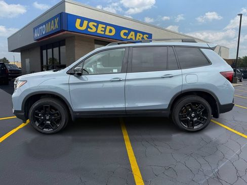 Certified 2024 Honda Passport Black Edition image 8