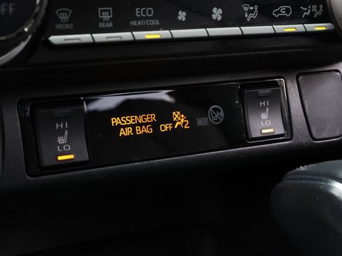Used 2019 Toyota RAV4 XLE Premium w/ Cold Weather Package AWD/4WD image 29