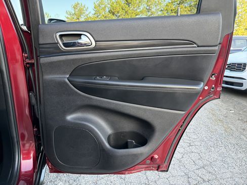 Used 2020 Jeep Grand Cherokee Limited image 16