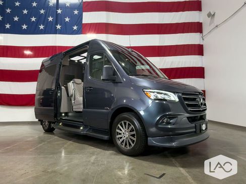 Used 2022 Mercedes-Benz Sprinter 2500 image 2