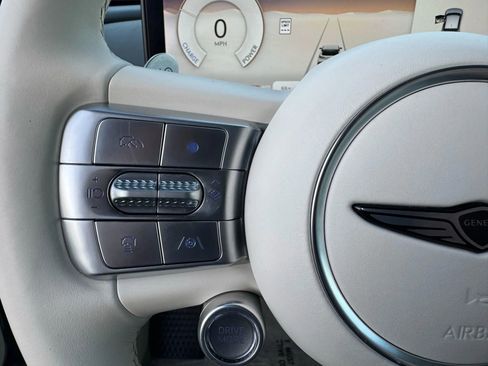 Used 2023 Genesis GV60 Advanced w/ Security Package image 30