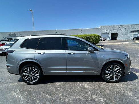 Used 2024 Cadillac XT6 Sport w/ Technology Package AWD/4WD image 11
