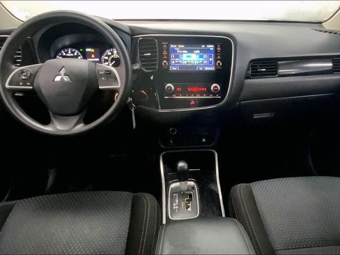 Used 2020 Mitsubishi Outlander ES AWD/4WD image 8