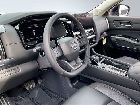 New 2026 Nissan Pathfinder SL w/ SL Premium Package FWD image 7