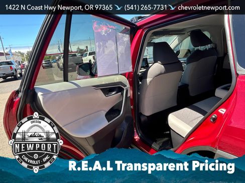 Used 2020 Toyota RAV4 XLE w/ Convenience Package AWD/4WD image 30